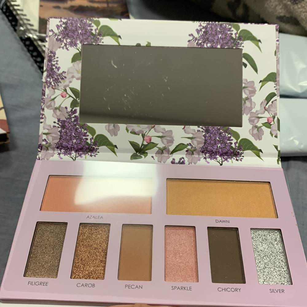 Sakura and Sage Vegan Eyeshadow and Blush Palette